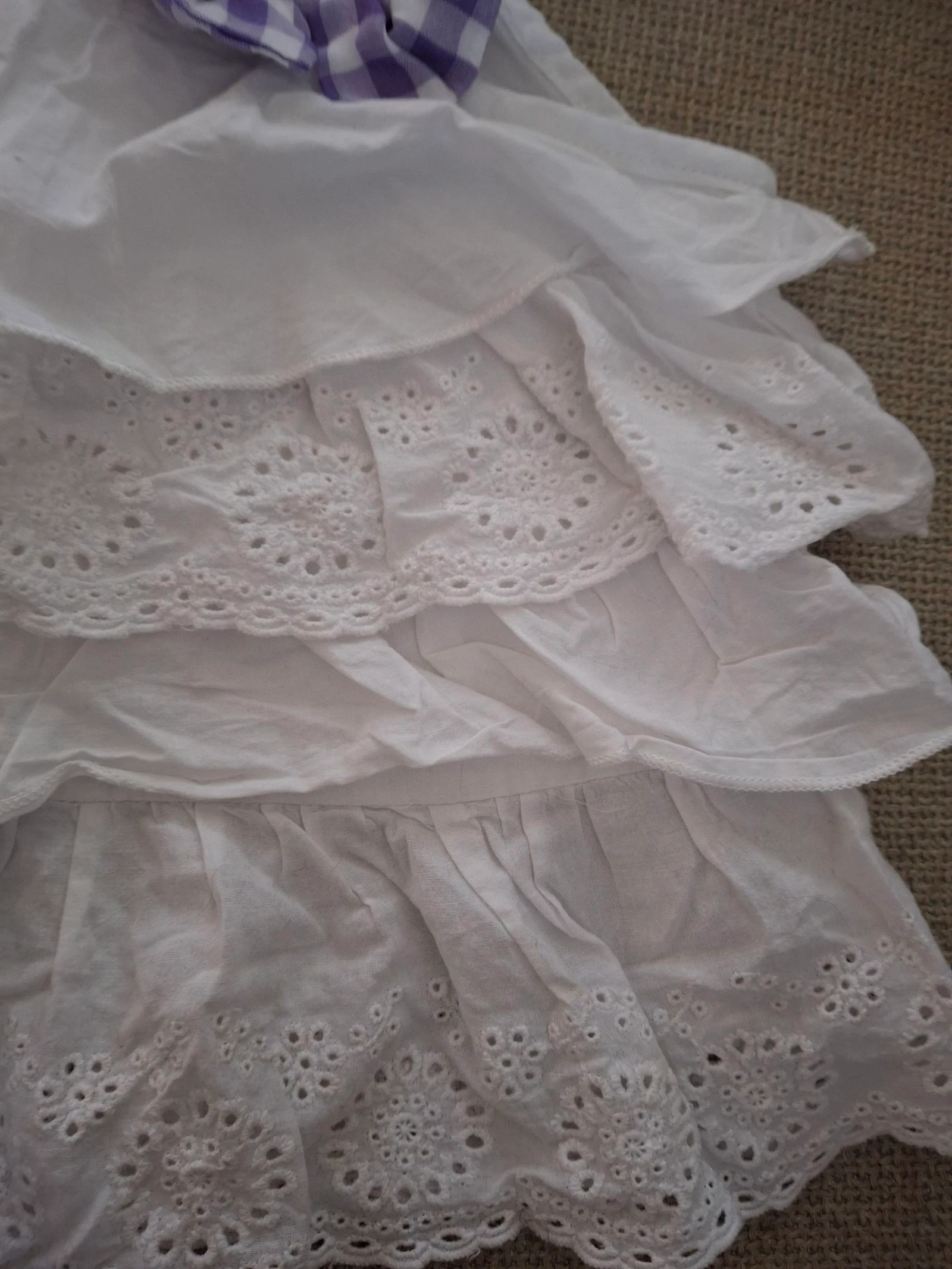 Summer girl set White ruffled top with English embroidery and purple gingham plaid shorts size 4 years – photo 5